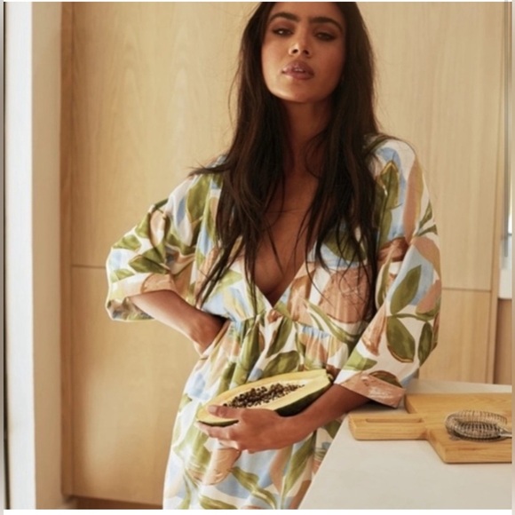 Girl and The Sun Dress - Picture 2 of 8